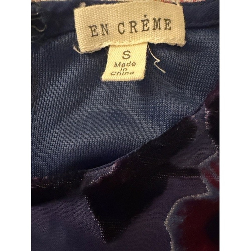 En Creme Purple Floral Burnout Velvet Cold Shoulder Top ETF53192TLM Womens Small - Picture 2 of 11
